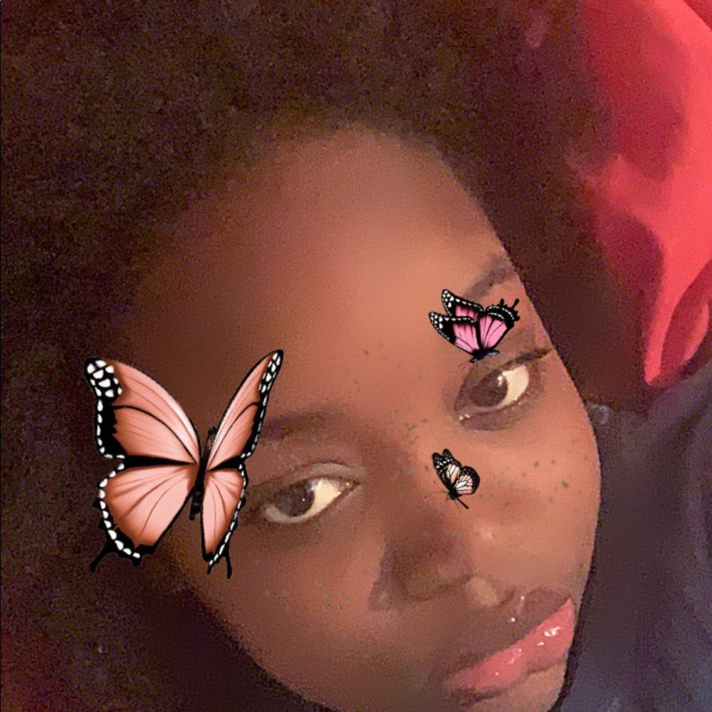 Meet your Posher, Chloe